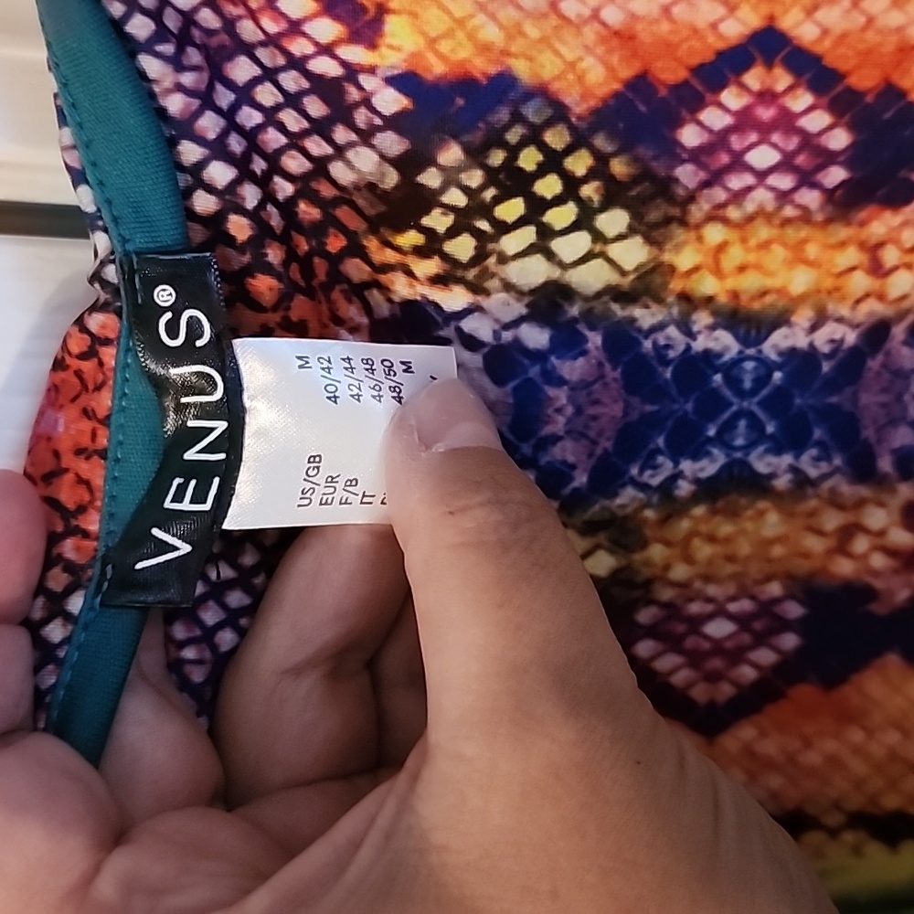 Colorful Patterned Women's Cold Shoulder Cropped … - image 2